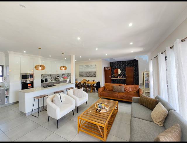 4 BEDROOM HOUSE FOR SALE IN NEW SALT ROCK CITY